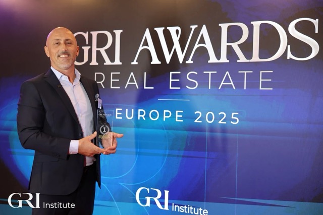 Award accepted by Armando Alicanaj (Green Coast) @ credit GRI Hub