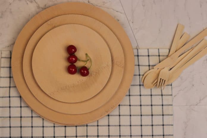 Couverts en bois, récipients en carton… Les emballages à usage unique sont-ils vraiment écologiques ? Couverts en bois, récipients en carton… Les emballages à usage unique sont-ils vraiment écologiques ?