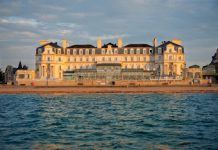À Saint-Malo, le Grand Hôtel des Thermes paré pour un été qui s’annonce radieux
