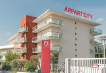 Un hôtel s’embrase à Antibes pendant la nuit, plus de 50 personnes évacuées dont un blessé grave Un hôtel s’embrase à Antibes pendant la nuit, plus de 50 personnes évacuées dont un blessé grave