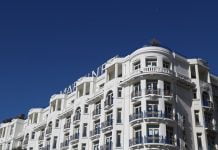 À Cannes, le directeur du Martinez explique pourquoi ils ont cartonné pendant les fêtes malgré la 5e vague de Covid