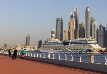 EAU | Le bateau de croisière Queen Elizabeth 2 devient un hôtel flottant à Dubaï avec Accor Dubai, UAE - 02.20.2022 View of a towers in Dubai Marina district. @ credit Depositphotos