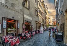 Covid-19: l’Italie sonne la fin du pass vaccinal et du port du masque dans les restaurants et les bars