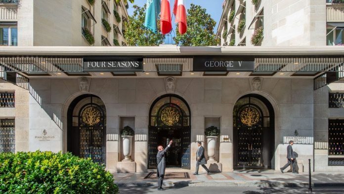George V, Paris | Les 7 et 8 septembre prochains, une sélection de meubles et objets du Four Seasons aux enchères George V, Paris | Les 7 et 8 septembre prochains, une sélection de meubles et objets du Four Seasons aux enchères