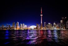 Au Canada, certains restaurants demandent jusqu’à 30 % de pourboires