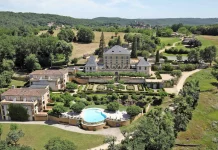 Après dix ans de fermeture, le Domaine de Rochebois devient le premier établissement 5 étoiles de Dordogne