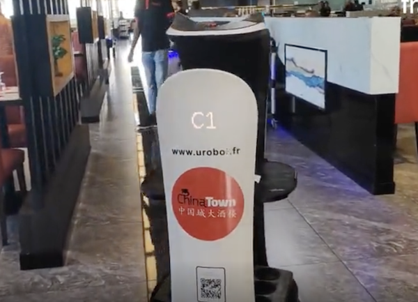 Inédit, Brest | Deux robots-serveurs filmés en fonctionnement à Brest Inédit, Brest | Deux robots-serveurs filmés en fonctionnement à Brest