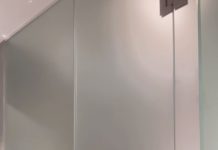 Aménagement chambres | Un humoriste australien pointe … la transparence des espaces ‘toilettes’ !