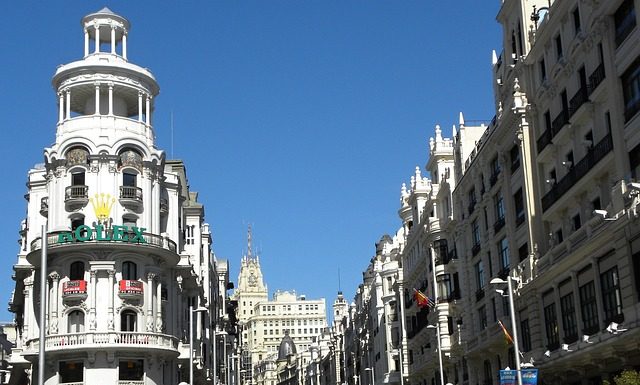 Illustration Madrid Grand Via @ credit Depositphotos.com