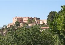 Vente interactive, Var | Avec une mise à prix de 9 millions d’euros, un destin hôtelier pour le château de la Verdière ?