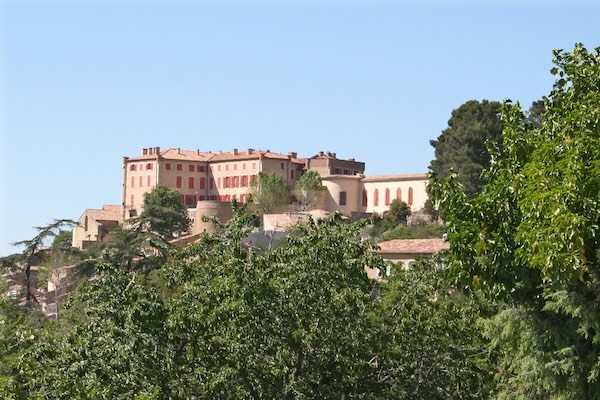 Vente interactive, Var | Avec une mise à prix de 9 millions d’euros, un destin hôtelier pour le château de la Verdière ? Vente interactive, Var | Avec une mise à prix de 9 millions d’euros, un destin hôtelier pour le château de la Verdière ?