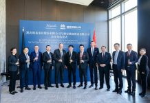 Ouverture fin 2026, Chine | Kempinski Hotels signe un accord de gestion pour un hôtel et des résidences de luxe à Xiong’an Cérémonie de signature avec les représentants chinois du futur Kempinski Xiong’an @ credit Kempinski