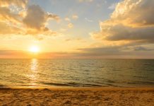 Asie, Ouverture 2028 | IHG poursuit l’expansion de Vignette Collection avec une sixième signature en Thaïlande Landscape of Phuket View Point at Surin Beach @ credit Depositphotos