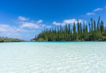 Com’ Nouvelle-Calédonie | Roxanne Brun Directrice Générale « Sud Tourisme Nouvelle-Calédonie », un seul objectif : développer l’attractivité touristique ! beautiful seascape of natural swimming pool of Oro Bay, Isle of Pines, New Caledonia @ credit Depositphotos