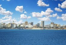 Sénégal, Projet « Les Almadies » | Les USA accordent près de 75 millions d’euros au groupe sénégalais Vacap View of the Senegal capital of Dakar, Africa. It is a city panorama taken from a boat. There are large modern buildings and a blue sky with clouds @ credit Depositphotos