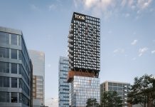 Ouverture été 2024, Canada | Toor Hotel, nouveau phare lifestyle de Toronto TOOR Hotel, un hôtel et des résidences de style de vie urbain au centre-ville de Toronto où vous pourrez séjourner avec style en ville. Située dans le Garden District, cette propriété de destination avant-gardiste propose des chambres sur mesure, des résidences de location haut de gamme, le Muse Bistro + Bar, ainsi que des équipements et des espaces événementiels haut de gamme, dont une terrasse de 3 000 pieds carrés. (Groupe CNW/L'Hôtel TOOR)