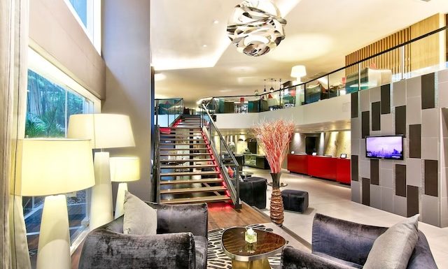 Lobby @ credit Park Plaza Bangkok Soi 18
