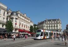 Ouverture 2027, Angers | LWS Hospitality signe ‘voco hotels’ ( IHG) pour exploiter l’ancien bâtiment de la Poste Angers, France, July 2013, tramway in the town center square