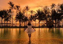 Big deal, USA | Apollo Funds va acquérir The Travel Corporation Sunset @ credit Depositphotos