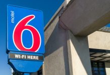 Transaction, New Delhi•Dallas | Pour 525 M$, OYO va acquérir G6 Hospitality (Motel 6, Studio 6) auprès de Blackstone Real Estate Motel 6 @ credit Depositphotos