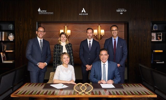 Sofitel-Legend-Pyramids-Giza-Signature_Maud-Bailly-Yahia-Katub-Mehdi-Morah-Agnes-Roquefort-Jean-Baptiste-Recher-Kamal-Rhazali.jpg