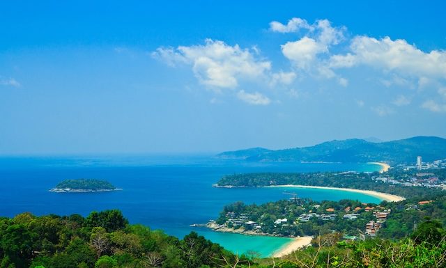 Baie de Phuket depuis les collines@ credit Depositphotos