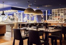 Billet d’humeur, Thierry E., F&B | La restauration d’hôtel, une opportunité face aux difficultés de la restauration commerciale Restaurant d'hôtel, illustration @ Depositphotos