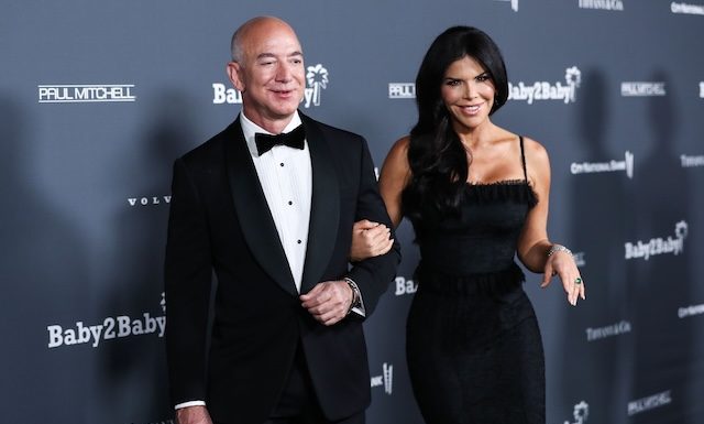 American entrepreneur/founder and executive chairman of Amazon.com Jeff Bezos and girlfriend/American news anchor Lauren Sanchez arrive at the Baby2Baby 10-Year Gala 2021 held at the Pacific Design Center on November 13, 2021 in West Hollywood, Los Angeles, California, United States. (Photo by Xavier Collin/Image Press Agency)