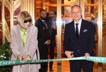 Ouverture, USA | Le Printemps s’installe à New York : une expérience immersive entre Paris et Manhattan C’est officiel ! Le Printemps inaugure son premier magasin à New York aux Etats Unis, en présence d’#AnnaWintour, Global Editorial Director de Vogue et Chief Content Officer de Condé Nast, et Jean-Marc Bellaiche, Président du groupe Printemps @ credit Printemps