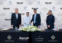 Projet, EAU | Marriott International et Abu Dhabi National Hotels s’associent pour implanter la marque Luxury Collection à Ras Al Khaimah Signing ceremony for the luxury collection in Ras alKhaimah @ credit Marriott