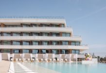 Ouverture, Espagne | SLS Barcelona (Ennismore), l’urban resort glamour qui électrise la capitale catalane SLS Barcelona, Exterior with Pool