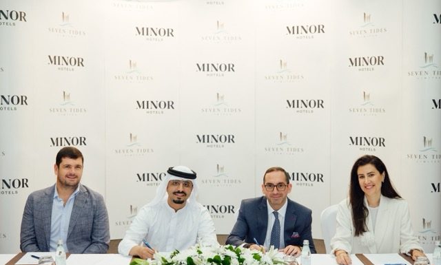 Minor Hotels and Seven Tides Signing Ceremony - Moyenne