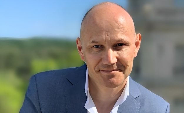 Emmanuel Schott @ credit linkedin