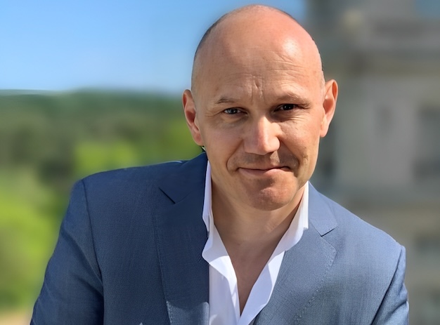 Emmanuel Schott @ credit linkedin