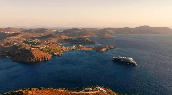@ credit The Ritz-Carlton Yacht Collection - Exterior
