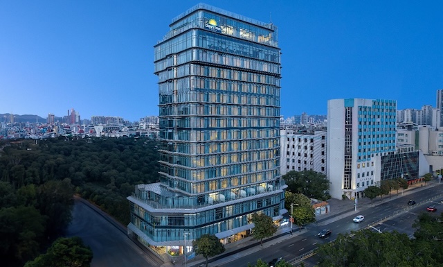 China-Days-Inn-Hero @ credit Wyndham