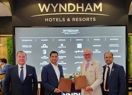 Abdul Melhem, Director Franchise Operations MEA ; Manish Tilokani, Chairman of MP Trading Group ; Dimitris Manikis President EMEA ; Govind Mundra, Head of Development ME@ credit Wyndham