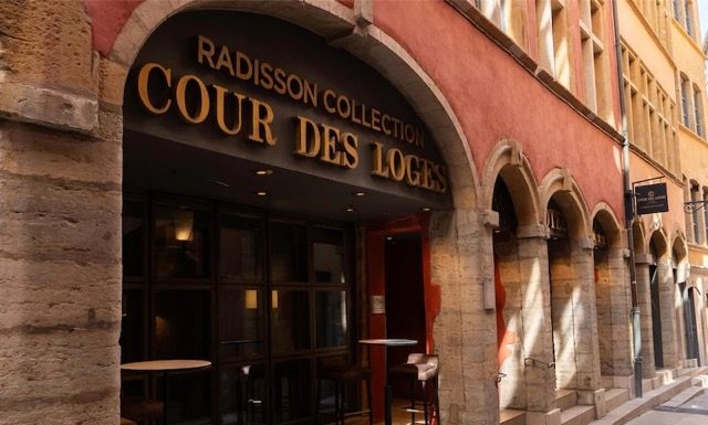 Radisson Cour des Loges @ credit Radisson - Moyenne