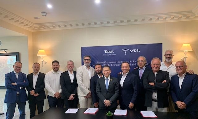 Cérémonie de signature @ credit Dusit, Gilles Cretallaz COO