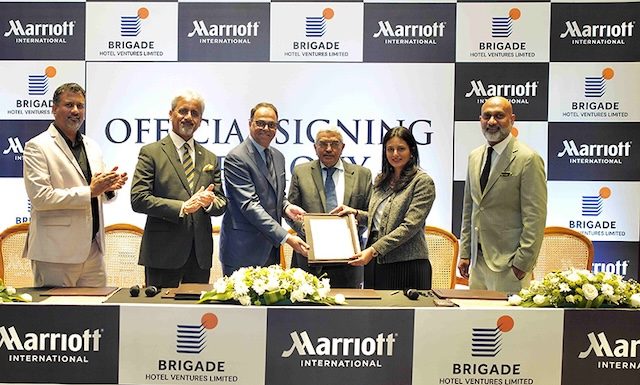 Cérémonie de signature @ credit Marriott