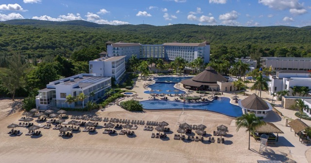 @ credit Royalton Hideaway Blue Waters