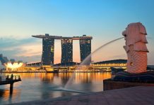 Corruption à Singapour | Quand le scandale touche l’univers feutré de l’hôtellerie de luxe internationale avec la mise en cause d’Ong Beng Seng (HPL) Singapore skyline with urban buildings over water