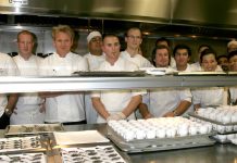 UK | À Londres, Clermont Hotel Group s’associe à Gordon Ramsay Restaurants Global Gordon Ramsay and his staff prepare for the opening of the resturant "Gordon Ramsay at the London West Hollywood" W. Hollywood, CA June 4, 2008 ©2008 Kathy Hutchins / Hutchins Photo