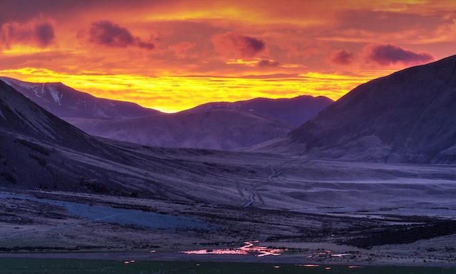 Lever de soleil ardent dans les Alpes du Sud, Nouvelle-Zélande @Depositphotos.com