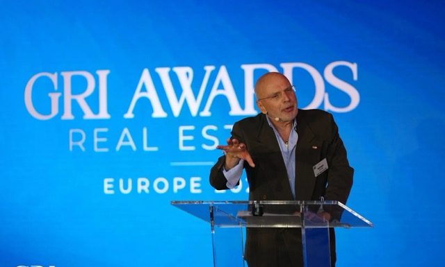 GRI Institute Founder, Henri Alster, introduced the finallists and awarded the winners with their trophies. (GRI Institute)