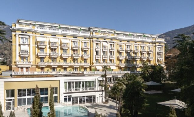 PALACE-MERANO-VUE-PARC-ET-PISCINE-©-Moggi-PALACE MERANO-VUE PARC Et PISCINE©Moggi