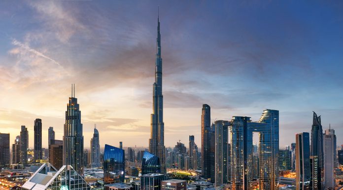 Sunset, Dubaï @ credit Depositphotos.com