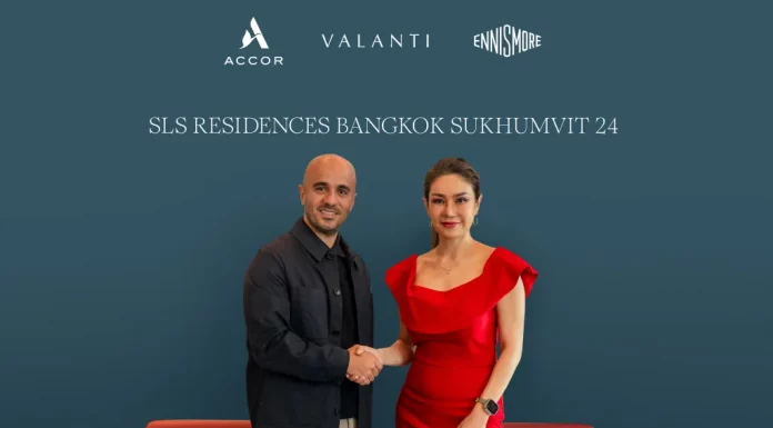 Cérémonie de signature avec Madame Rena Udomkunnatum @ credit Ennismore