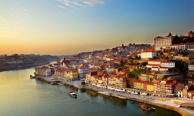 Porto et le Douro, coucher de soleil @ credit Depositphotos.com