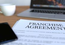 Décryptage | Manchise : le contrat hybride qui redéfinit le rôle des propriétaires face à la franchise et aux opérateurs tiers